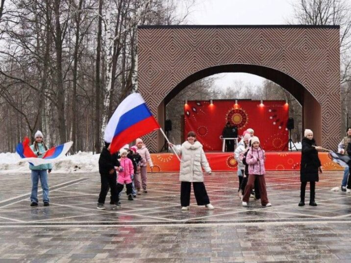 Танцевальным флешмобом отметили в Ступине годовщину воссоединения России с Крымом Новости Ступино 